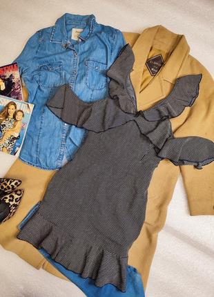Boohoo платье темно синее белое полосатое с открытыми плечами новое свободное оверсайз
