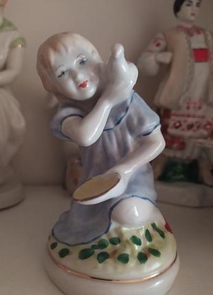 Винтажная статуэтка.фарфоровая статуэтка из ссср