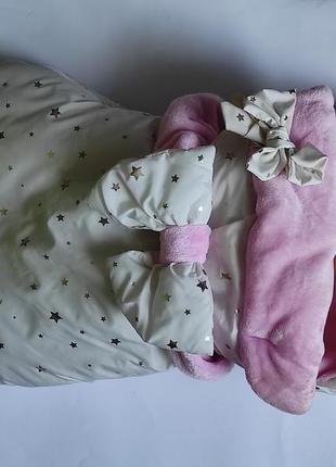 Теплый конверт для новорожденной на выписку