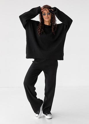 Жіночий костюм у рубчик оверсайз фасону