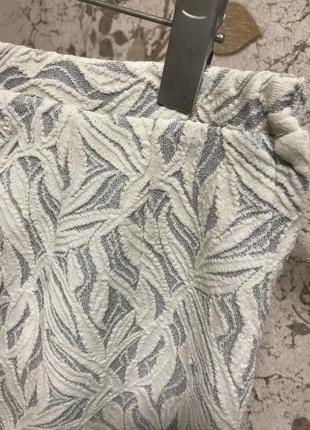 Стильна спідниця міді. 2