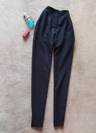 Шикарные качественные зауженные брюки с защипами высокая талия2 фото