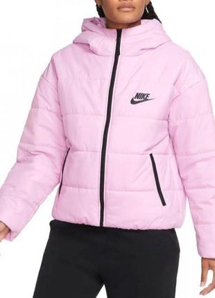 Жіноча куртка nike.