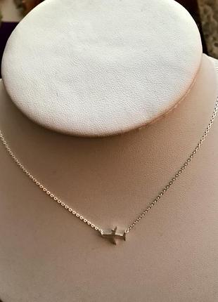 Серебряная цепочка с кулоном самолётик