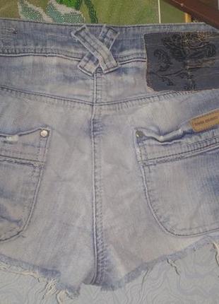 Короткие обтрепанные рваные потертые джинсовые шорты3 фото