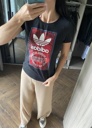 Футболка adidas