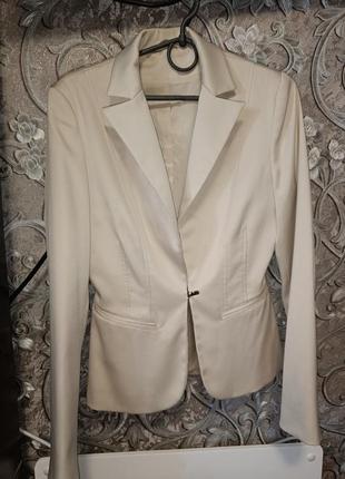 Піджак бежевий s