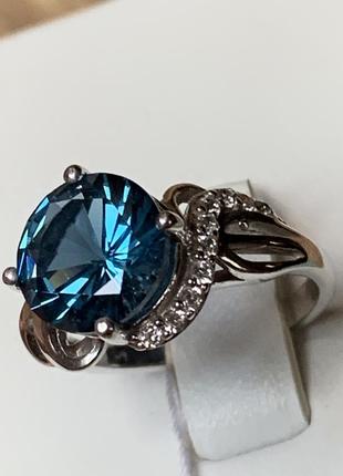 Серебряное кольцо , перстень с камнями голубой кварц и цирконий1 фото