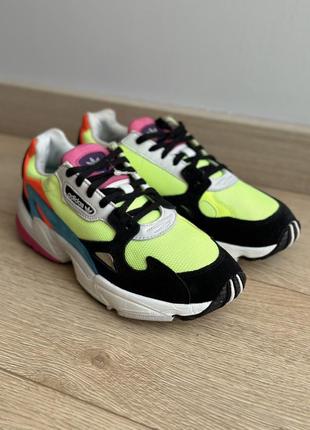 Кросівки adidas falcon w