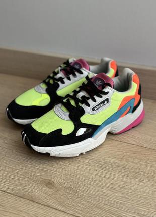 Кросівки adidas falcon w2 фото