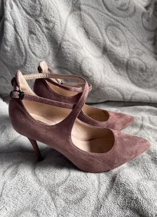 Розові туфлі на шпильці2 фото