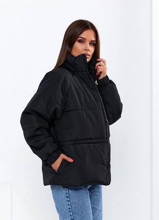 Тепла курточка на кулісці з високим коміром з кишенями, стильна, базова, малинова, чорна, бежева куртка, осіння, зимова плащівка еммі1 фото