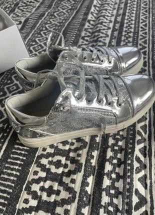 Нові срібні кросівки ( кеди) 38 р2 фото