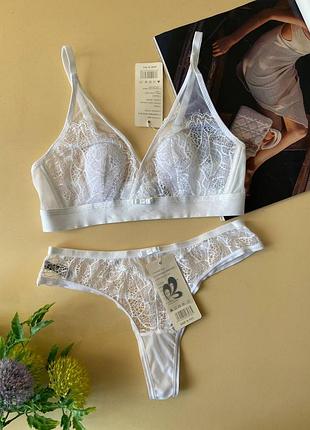 Белое кружевное женское нижнее полупрозрачное белье сексуальное