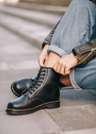 Зимові жіночі черевики dr. martens, женские зимние ботинки доктор мартинс