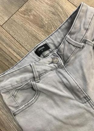 Жіночі джинси обтягуючі світло сірі еластичні2 фото