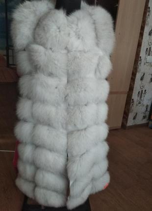 Натуральная меховая жилетка песец соты 90 см колотый лед