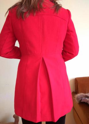 Демисезонне пальто червоного кольору3 фото