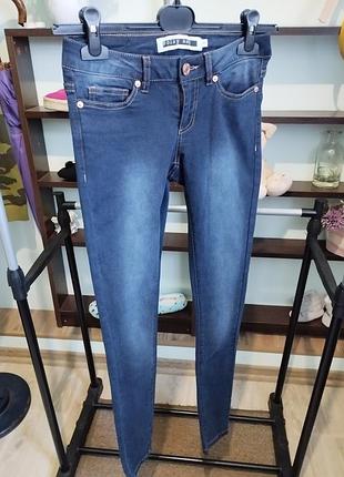 Качественные стрейчевые джинсы