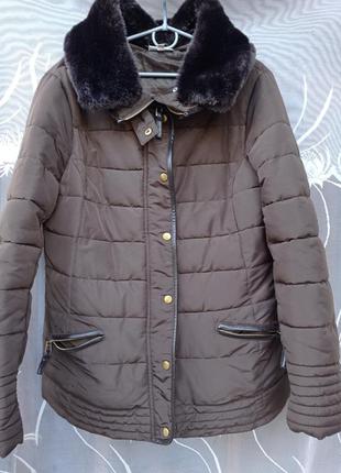 Класна тепла курточка з хутром