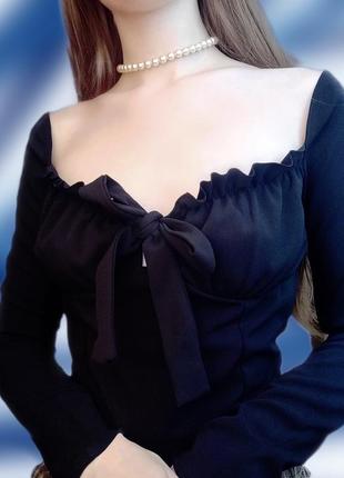 Жіноча чорна блуза с декольте на банту на зав'язках ключиці шикарна кофта2 фото