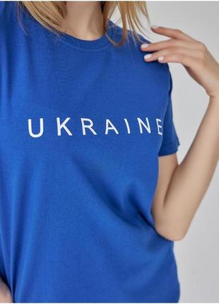 Бавовняна жіноча футболка з принтом "ukraine"2 фото