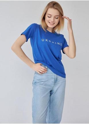 Бавовняна жіноча футболка з принтом "ukraine"3 фото