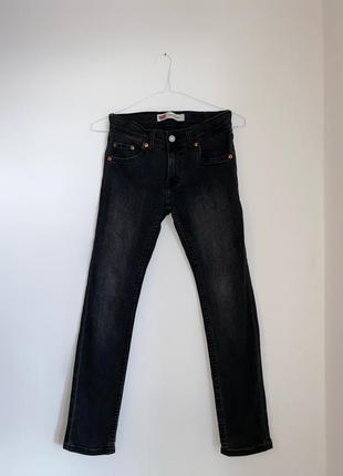 Чорні вузькі джинси скіні levis 510 skinny