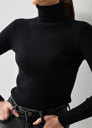 Гольф рубчик чорного кольору