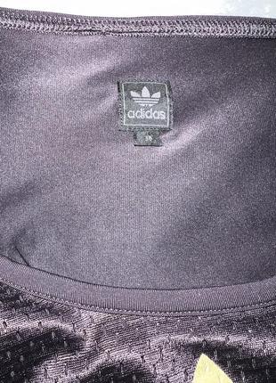 Неординарна чорна майка футболка adidas з емблемою8 фото