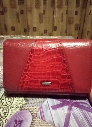 Кожаный кошелек