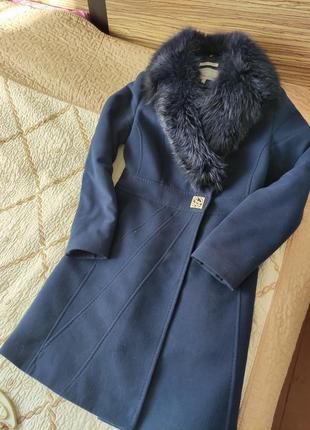Кашемировое пальто с мехом чернобурки1 фото