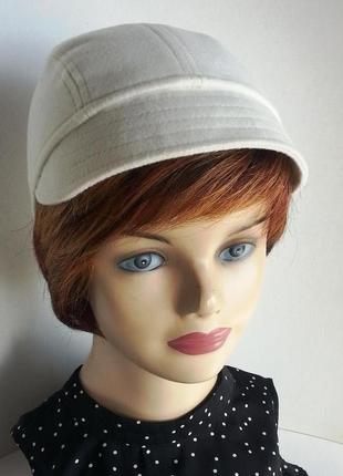 Кепка. жокейка. жіноча. кашемір. айворі.