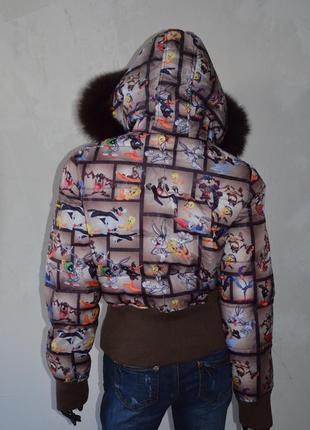 Нереально красивая куртка пуховик с мультяшками looney tunes2 фото