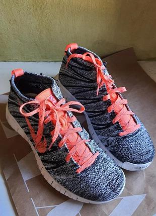 Кроссовки  nike 40 размер