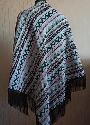 Шарф палантин платок с этническими мотивами и бахромой3 фото