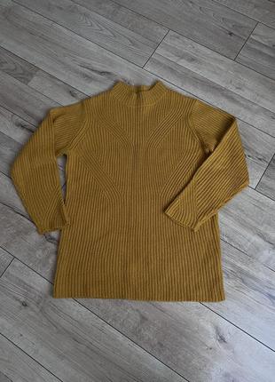 В’язаний гірчичний светр