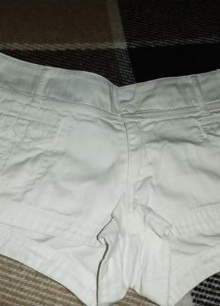 Женские короткие белые джинсовые шорты h&m