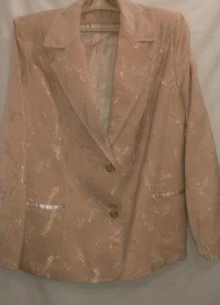 Очень красивый женский пиджак