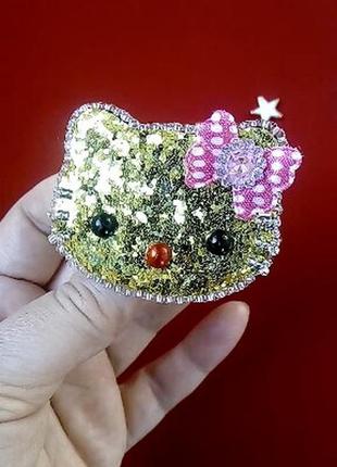 Мила брошка кітті для прекрасних маленьких принцес
