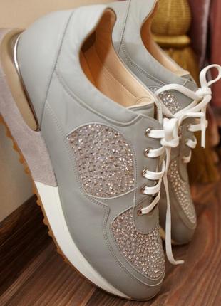Супер блискучі кросівки сірого кольору poletto