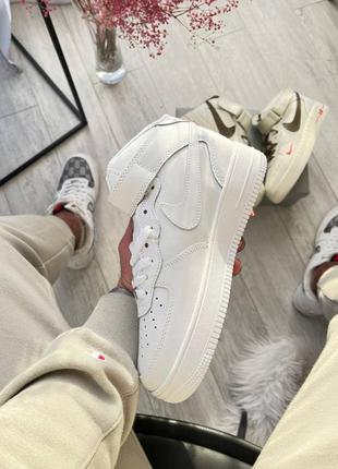 Красивейшие женские зимние высокие кроссовки nike air force 1 high fur молочные на меху 36-45 р8 фото