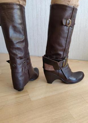Жіночі коричнев шкіряні і модні чоботи  бренд vero gudia9 фото