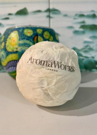 Люкс органика aromaworks london 🇬🇧 арома релакс бомбочка для ванн гималайская морская соль и эфирные масла2 фото
