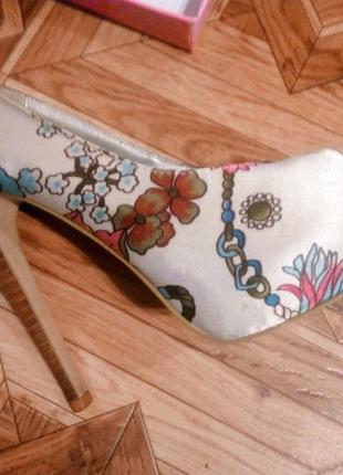 Летние туфли queen