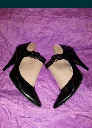 Туфли cario pazolini кожаные лаковые на каблуке шпильке 36 босаножки6 фото