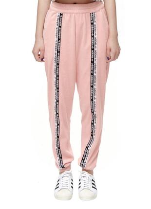 Жіночі штани джоггери adidas cuffed pants gi0982