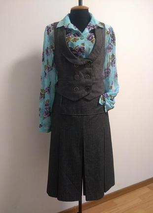 Элегантный костюмный жилет серого цвета полиэстер/шерсть/вискоза р.14/42.