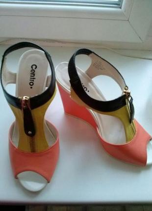 Босоножки женские 37 размер по стельки 24 см (состояние новых)