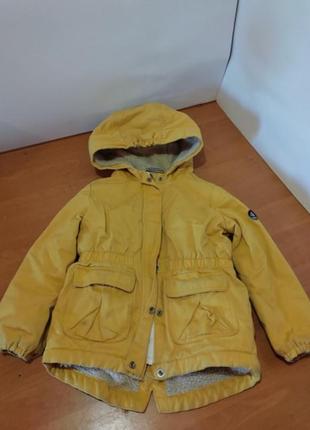 Куртка на дівчинку